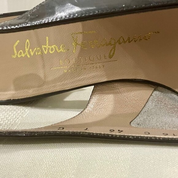 PREPPY CHIC SALVATORE FERRAGAMO PATENT LEATHER PUMPS MADE IN ITALY SIZE 7 - Picture 7 of 16
